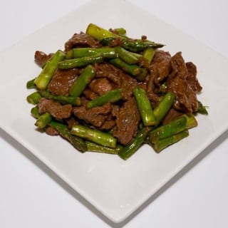 Beef with Fresh Asparagus Lunch